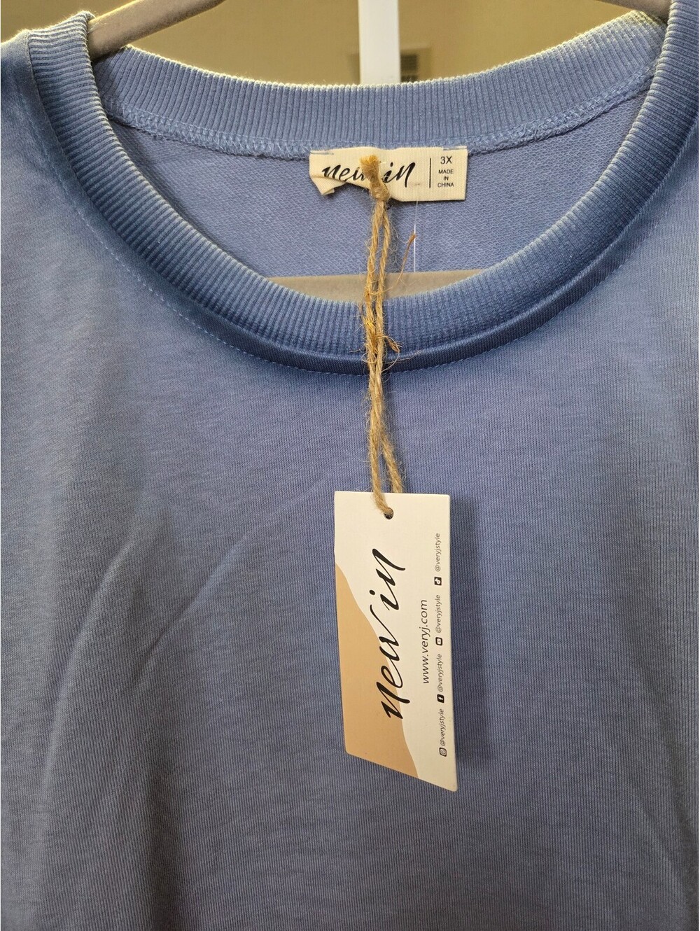 New In Pullover - Picture 4 of 7